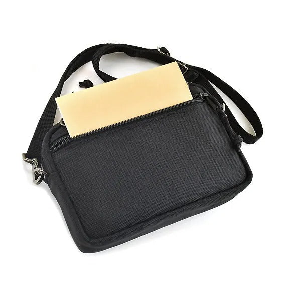 電鍍風格輕盈斜背包