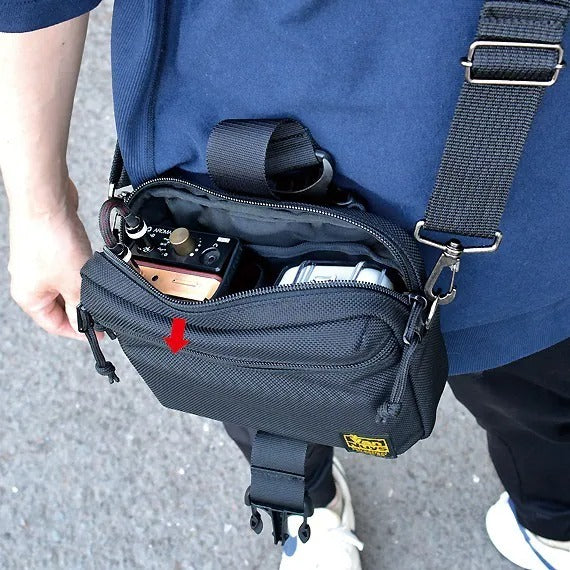 E564 輕盈版扣環斜背包