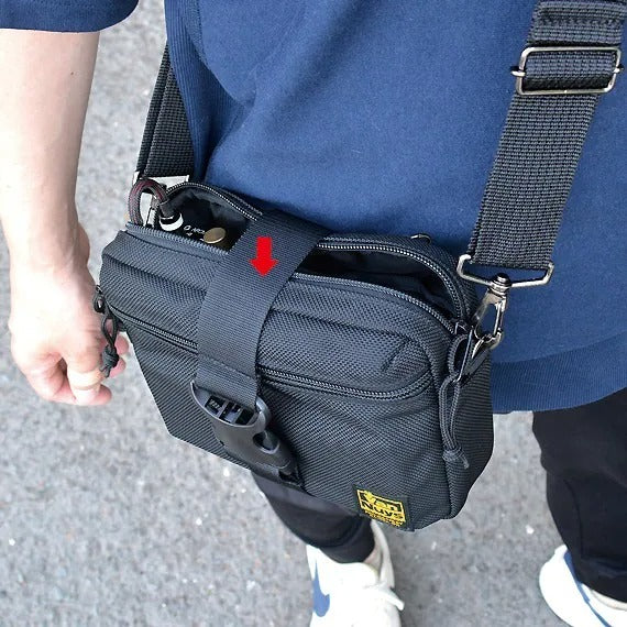 E564 輕盈版扣環斜背包